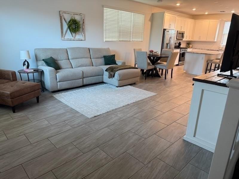 1123 E Newland Dr - Photo 3 of 11
