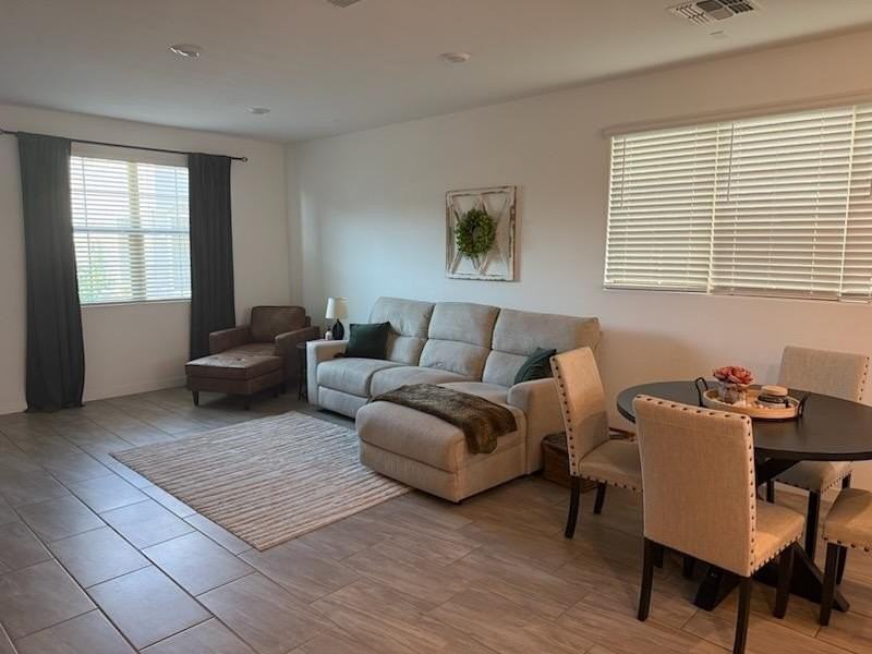 1123 E Newland Dr - Photo 5 of 11