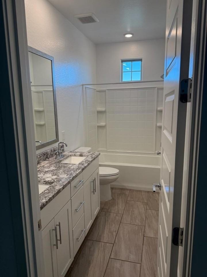 1123 E Newland Dr - Photo 7 of 11