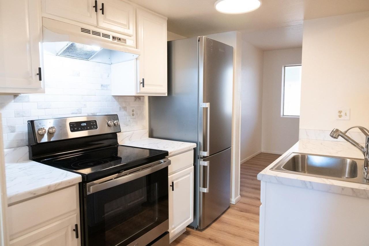 12123 W Bell Rd #219 - Photo 5 of 22