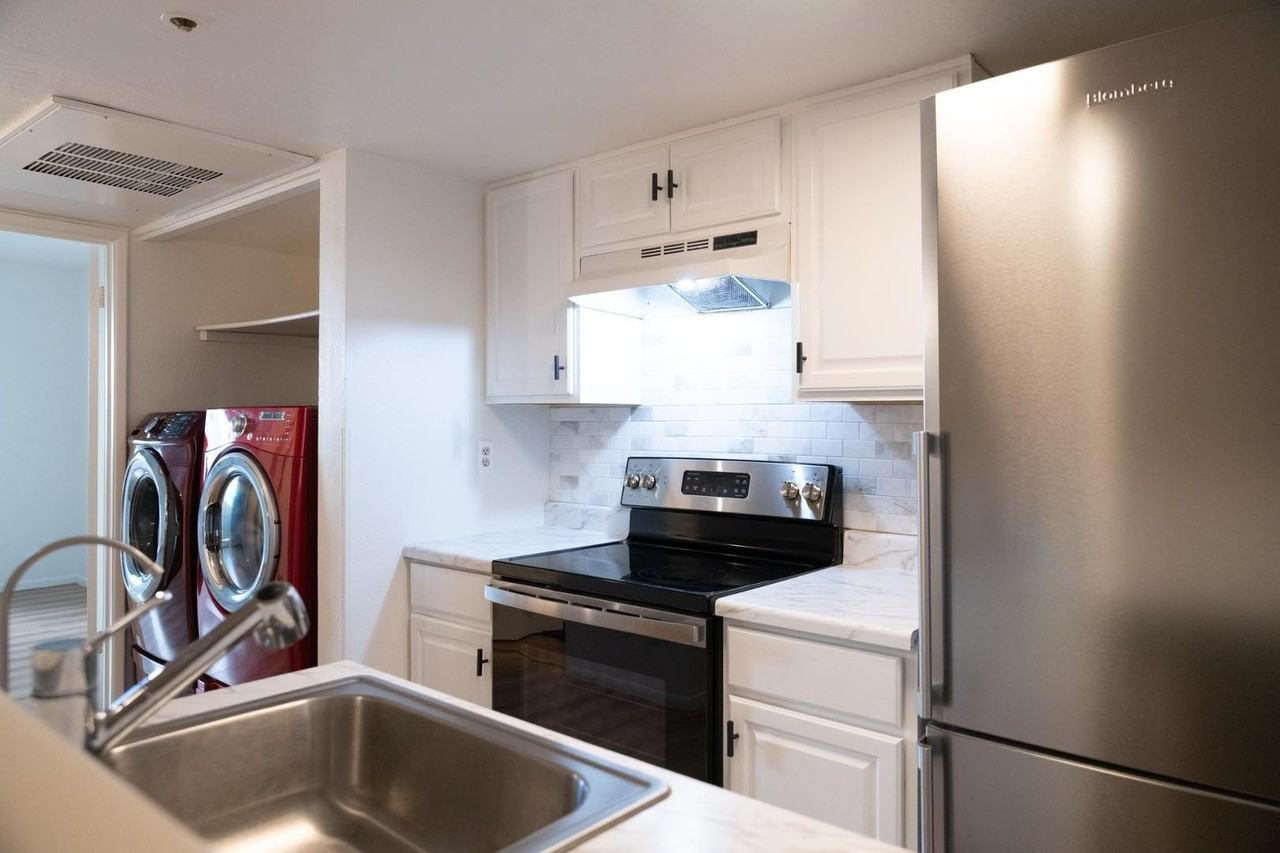 12123 W Bell Rd #219 - Photo 7 of 22