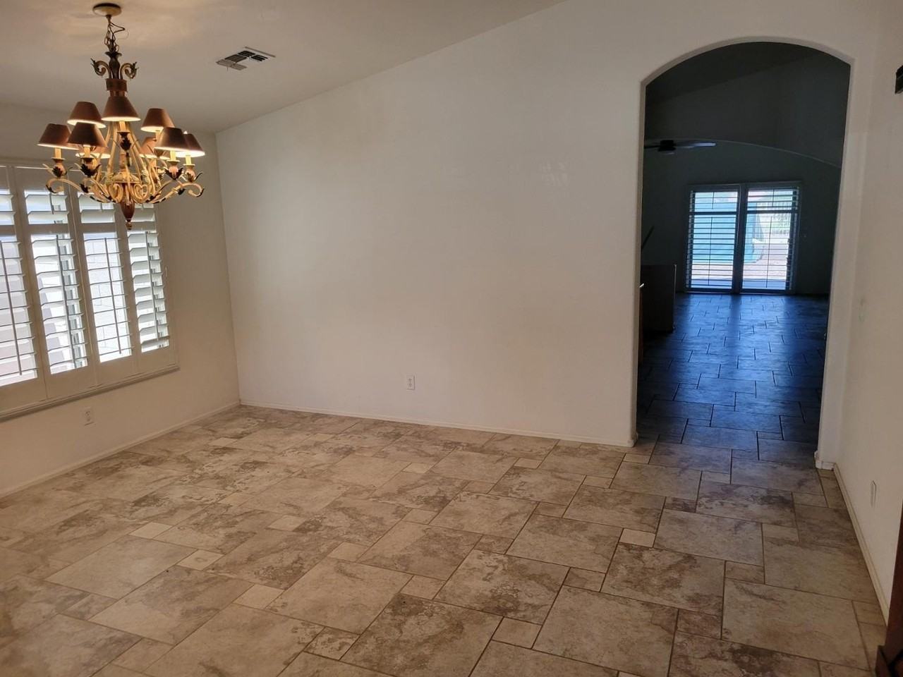 21746 N Backus Dr - Photo 5 of 23