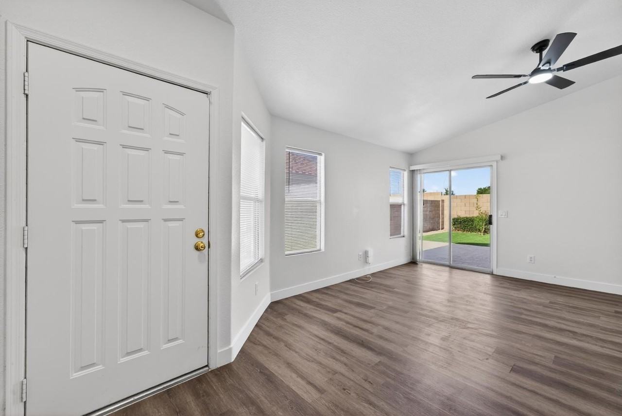 2481 S Karen Dr - Photo 3 of 26