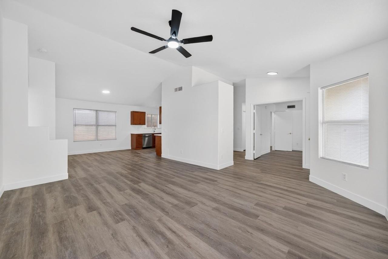 2481 S Karen Dr - Photo 4 of 26