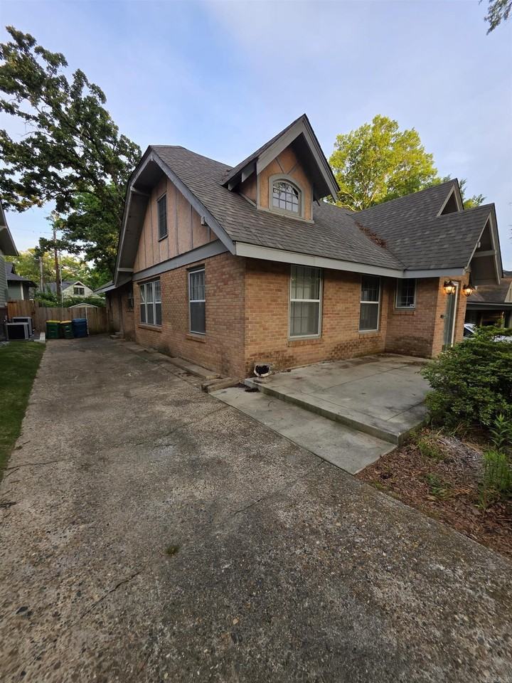 223 Linwood Ct - Photo 3 of 23