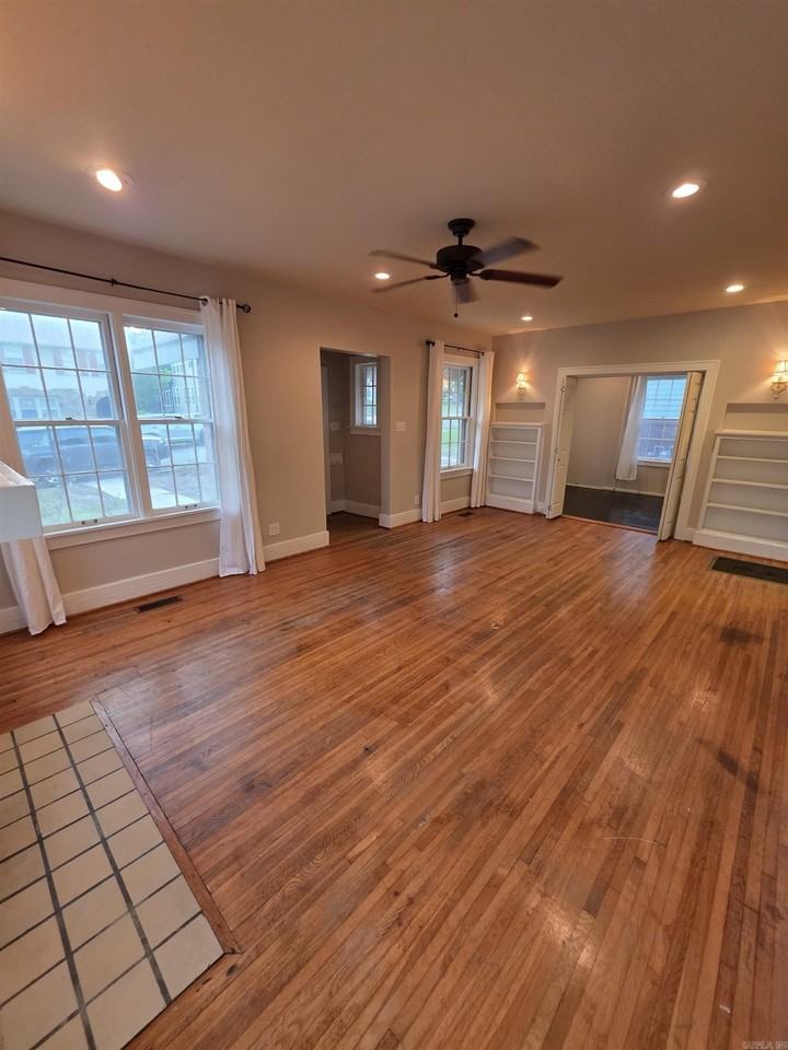 223 Linwood Ct - Photo 6 of 23