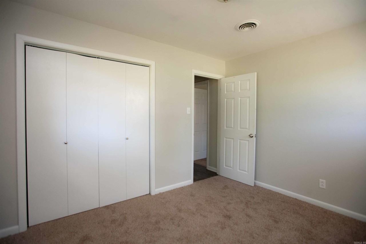 1401 Rebel Dr - Photo 6 of 8