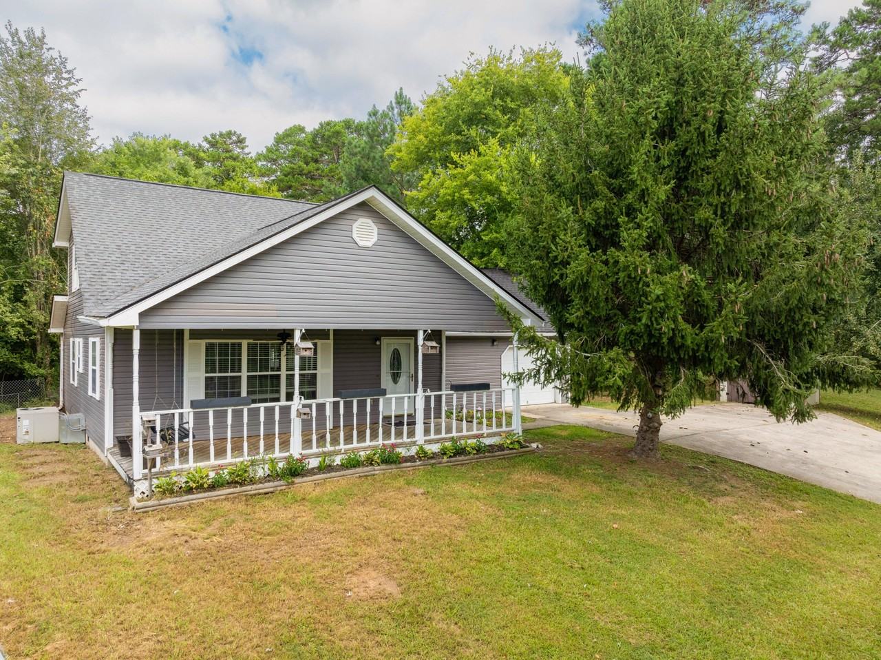 8525 Hale Rd - Photo 3 of 41