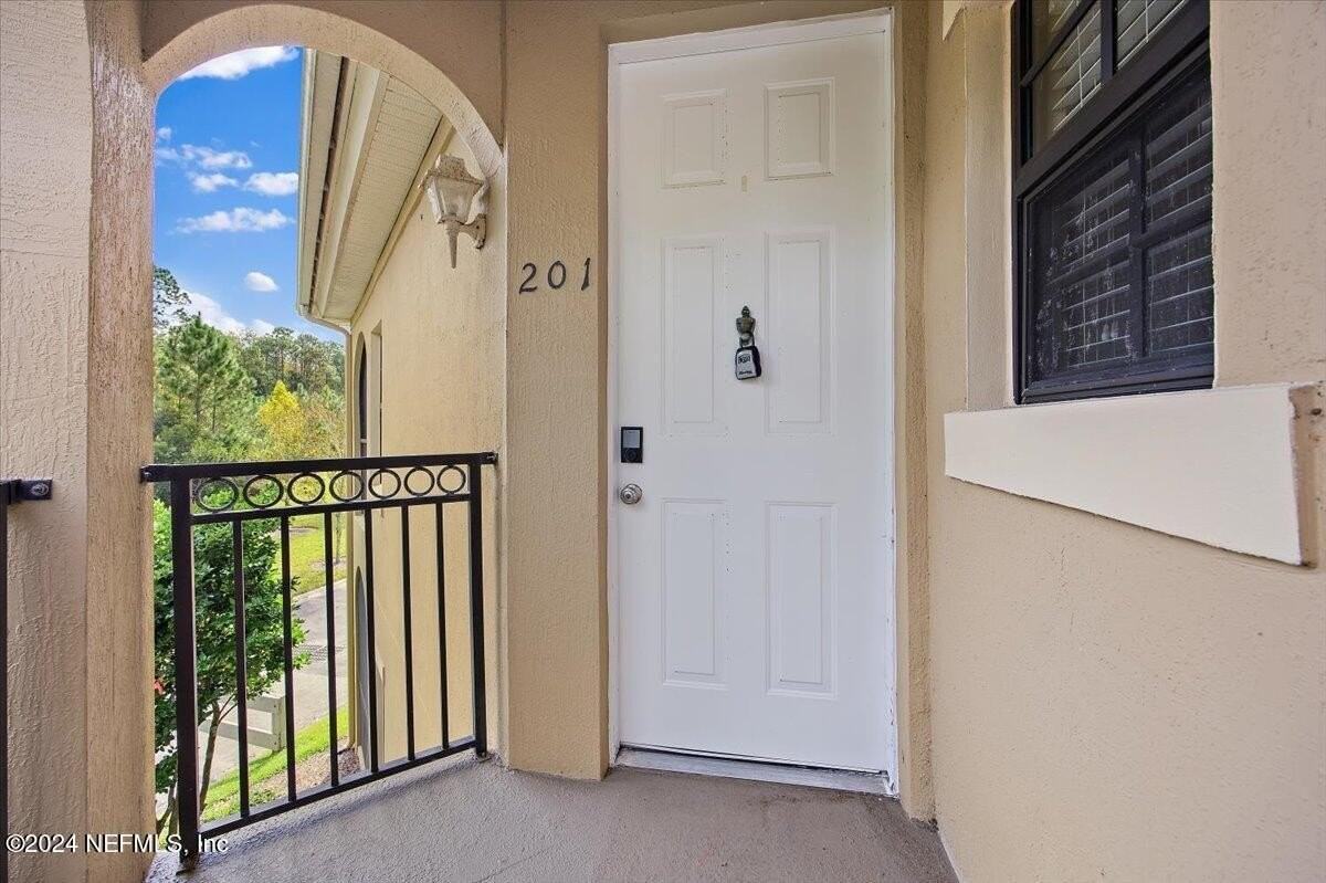 180 CALLE EL JARDIN 201 - Photo 2 of 22