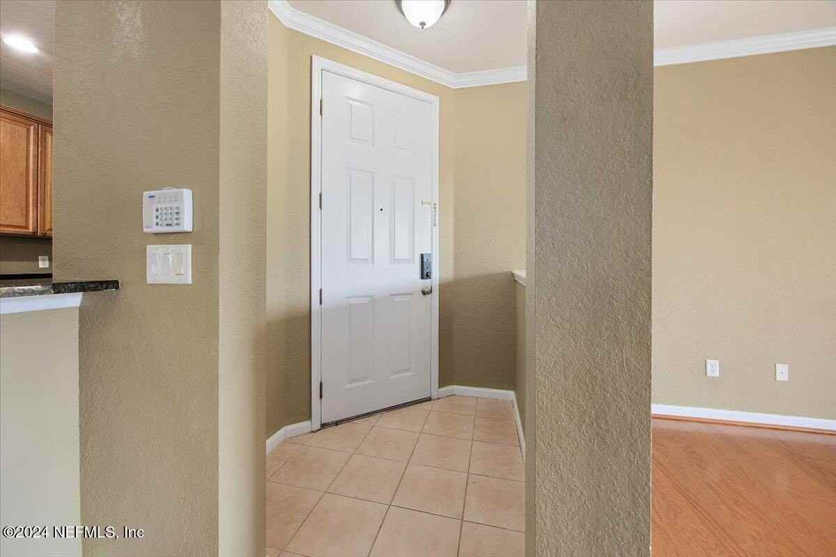 180 CALLE EL JARDIN 201 - Photo 3 of 22