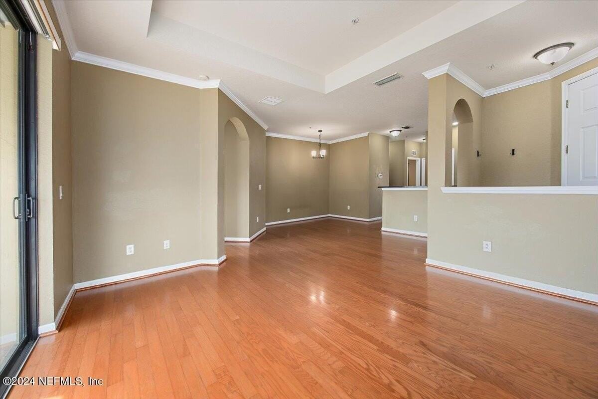 180 CALLE EL JARDIN 201 - Photo 5 of 22