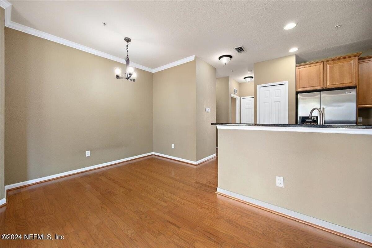 180 CALLE EL JARDIN 201 - Photo 6 of 22
