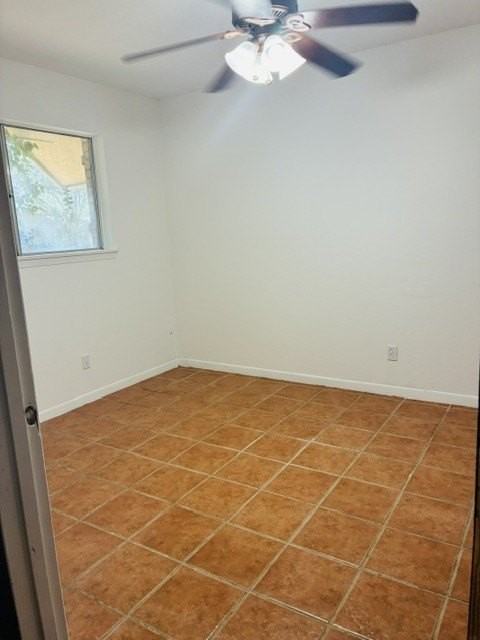 915 S 23rd St - Photo 4 of 16