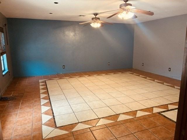 915 S 23rd St - Photo 5 of 16