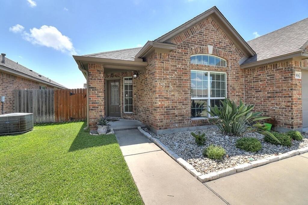 7806 Lands End Dr - Photo 2 of 40