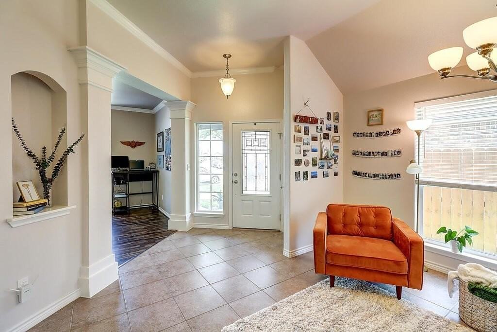 7806 Lands End Dr - Photo 4 of 40