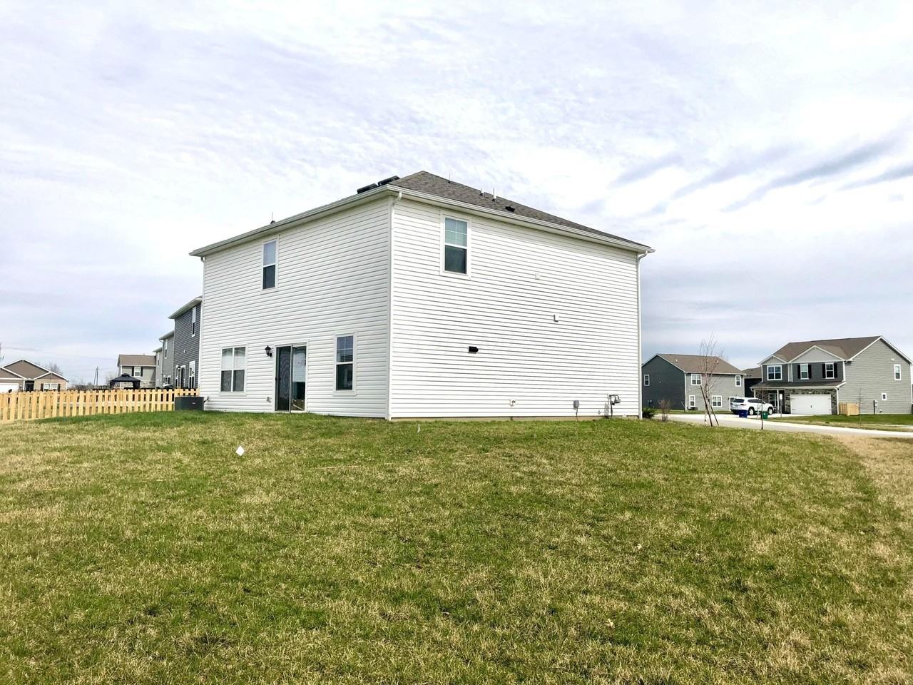 38 Sunbeam Ct - Photo 4 of 22