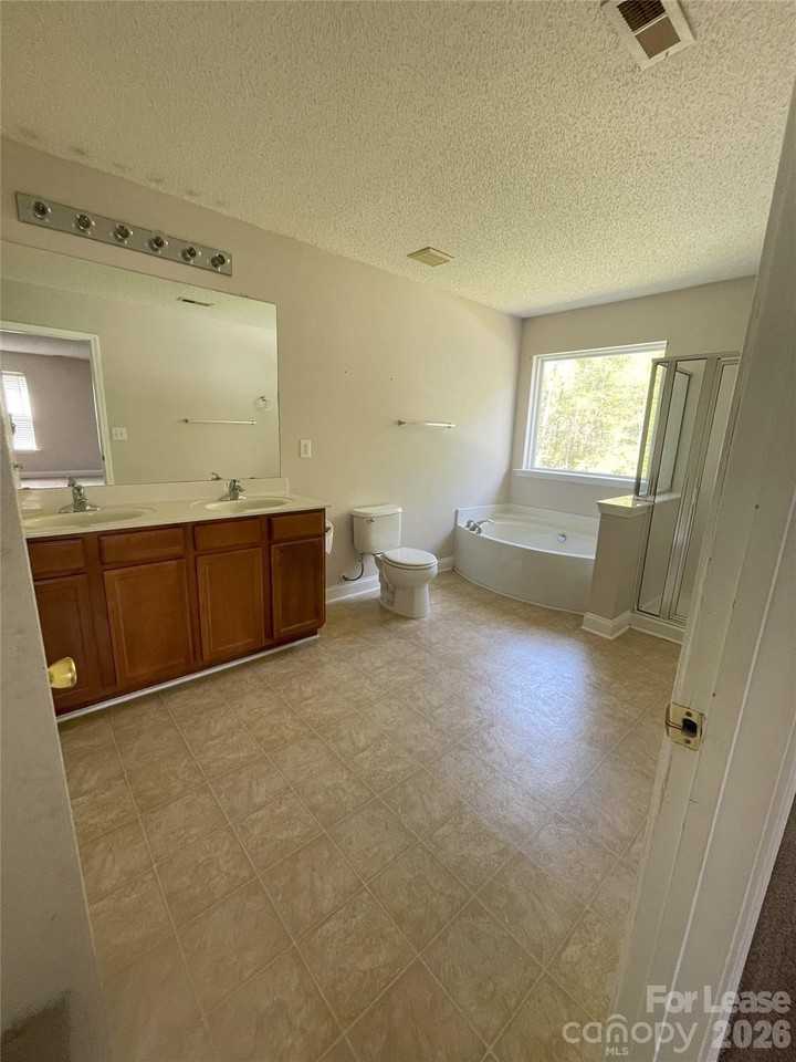 4532 Brookwood Rd - Photo 7 of 11