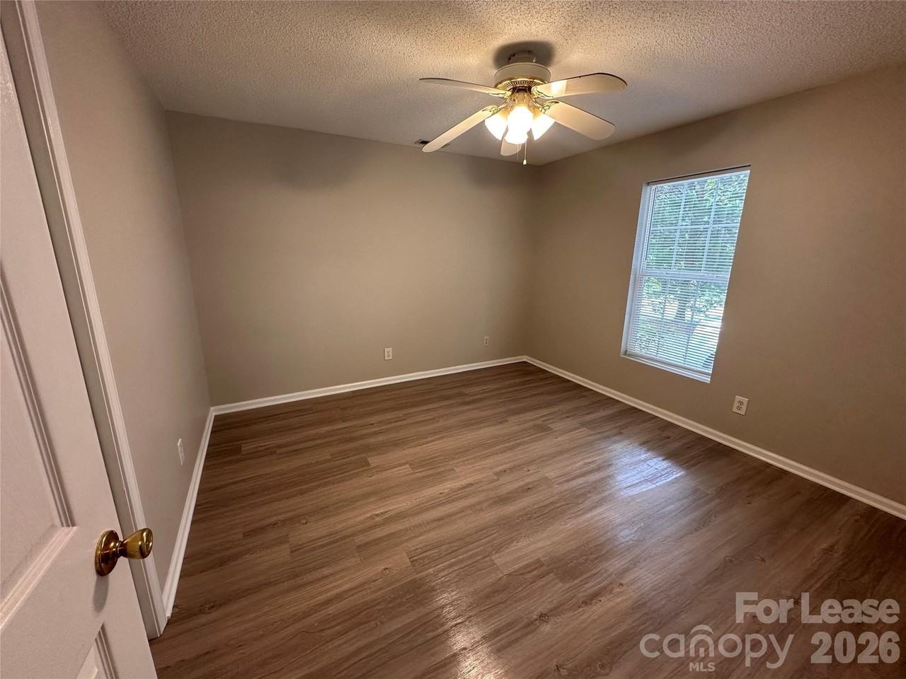 1178 Central Dr Nw - Photo 4 of 7