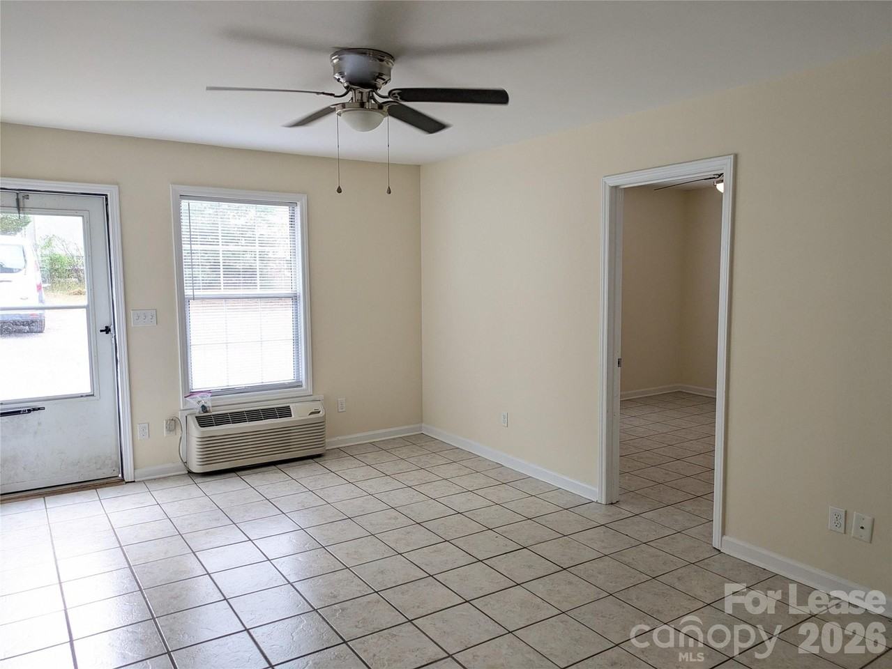 252 Lytton St - Photo 3 of 16