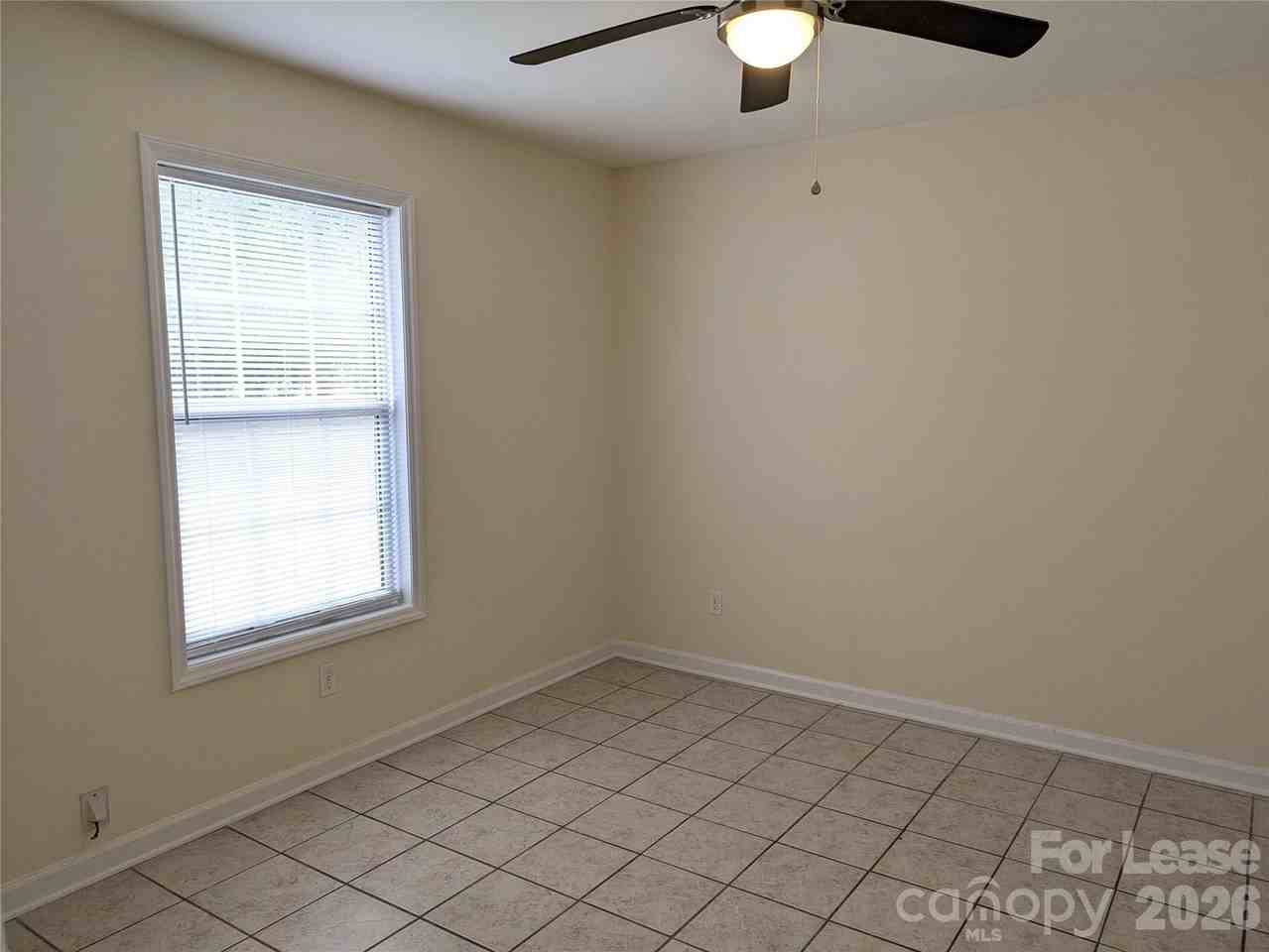 252 Lytton St - Photo 7 of 16