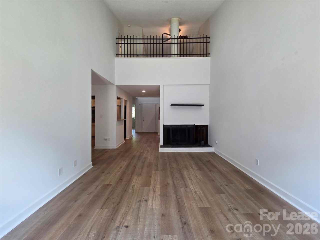 23 Longbow Ct - Photo 3 of 32
