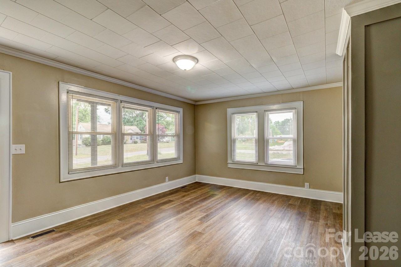 207 Ramsey St - Photo 4 of 15