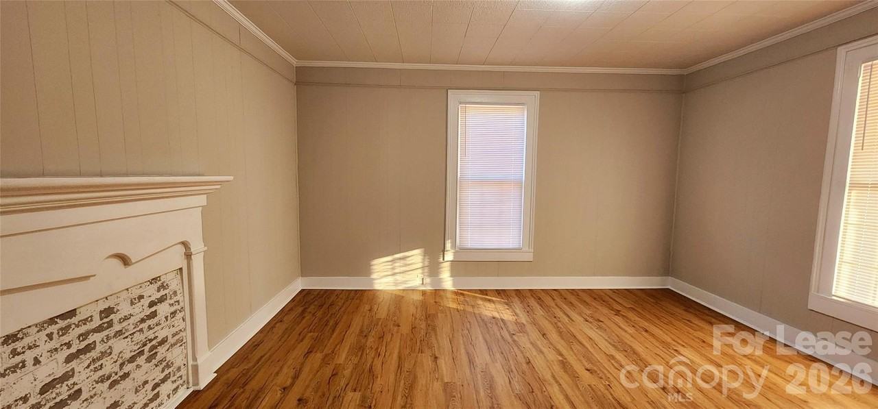 359 Flat Rock Rd - Photo 5 of 19