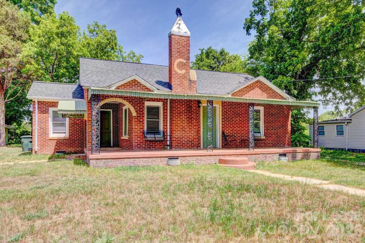 1006 Delview Rd - Photo 2 of 10