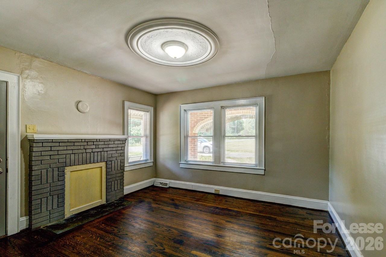 1006 Delview Rd - Photo 4 of 10