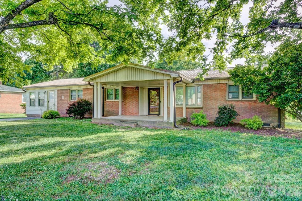 1409 Delview Rd - Photo 2 of 19