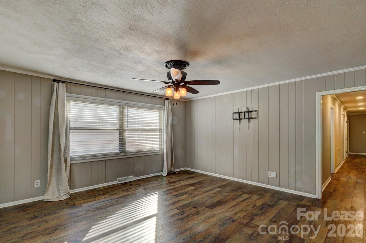 1409 Delview Rd - Photo 4 of 19