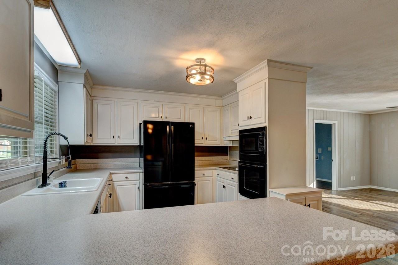 1409 Delview Rd - Photo 5 of 19