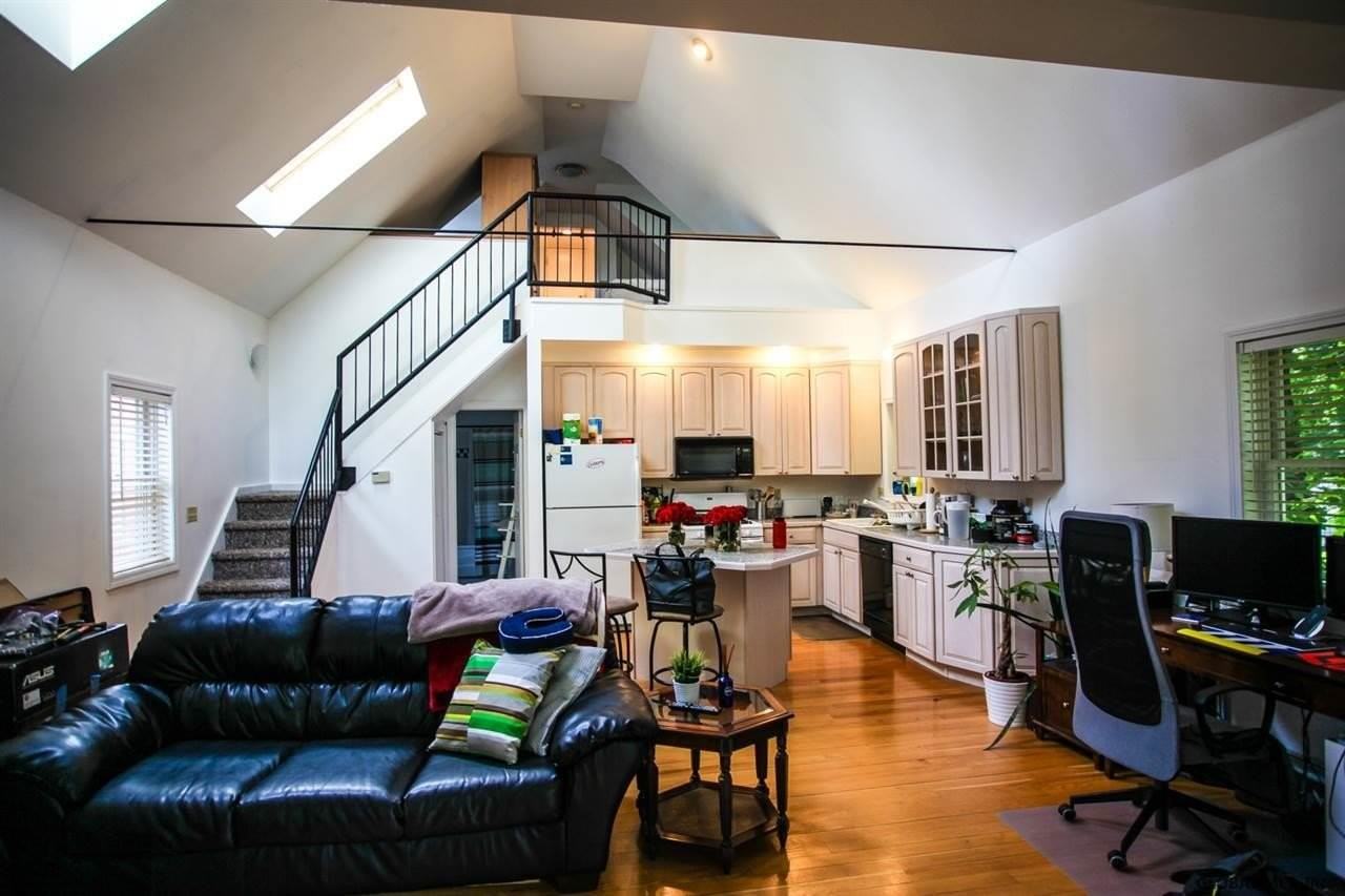 598 N Broadway - Photo 2 of 19