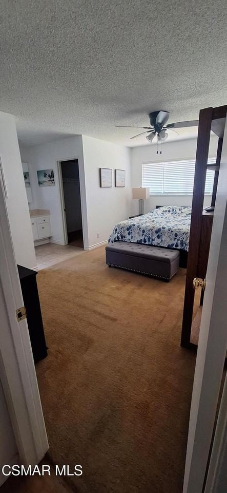 2318 Medina Ave - Photo 2 of 7