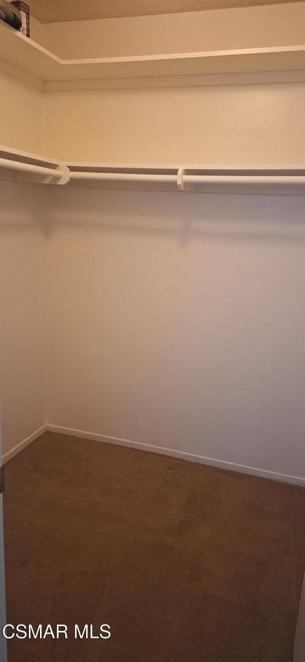 2318 Medina Ave - Photo 5 of 7