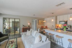 featured image of 271 Alexandra Dr #11