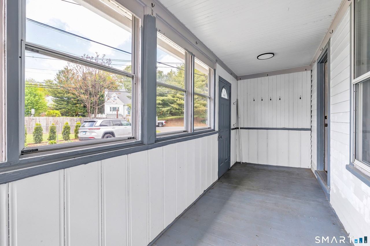 6 Alfred Ct - Photo 4 of 32