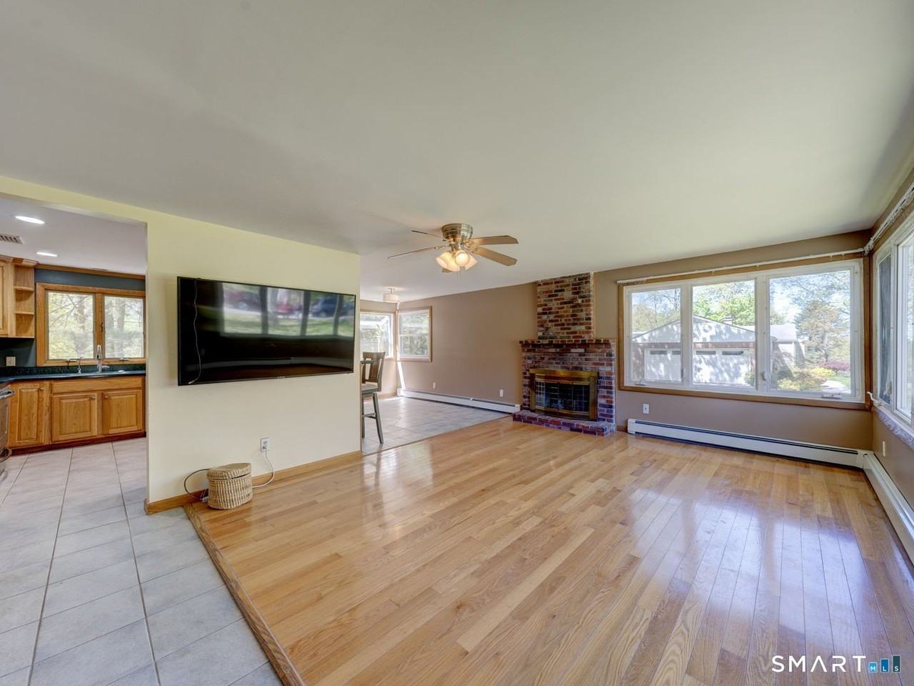 3 Russell Dr - Photo 3 of 32