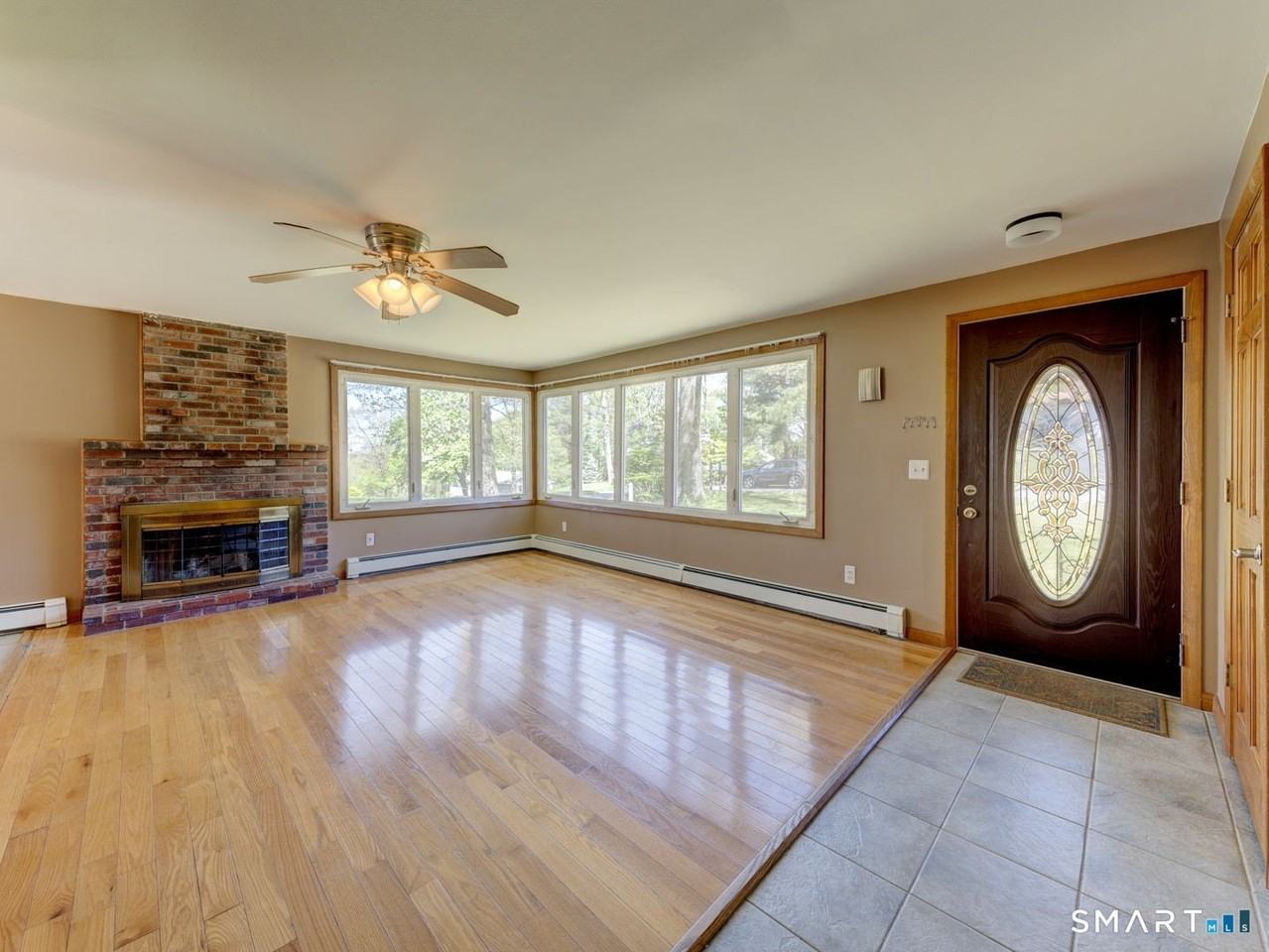 3 Russell Dr - Photo 4 of 32