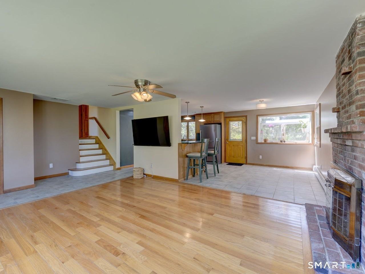 3 Russell Dr - Photo 6 of 32