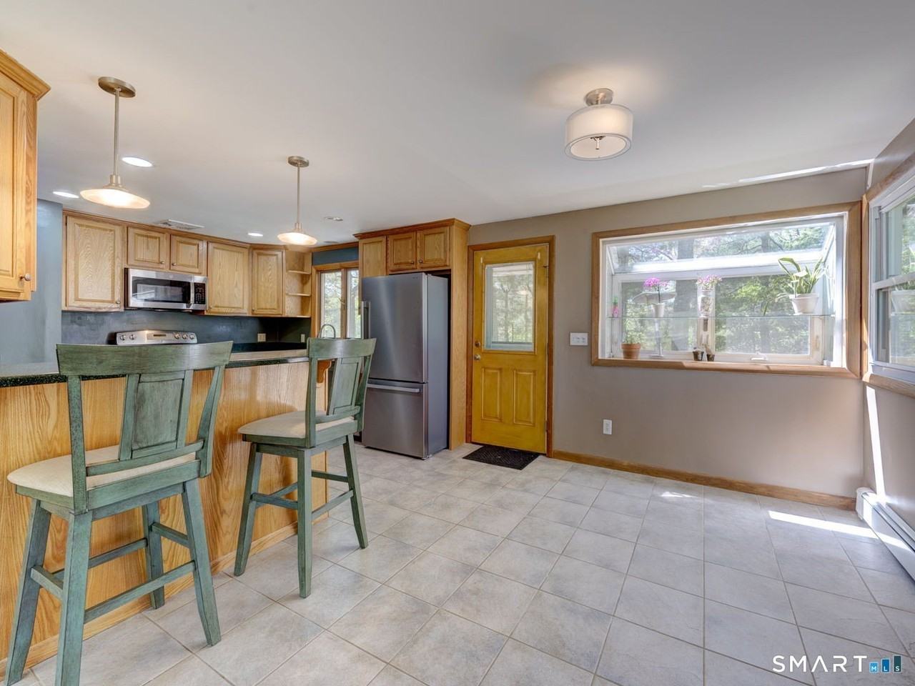 3 Russell Dr - Photo 7 of 32