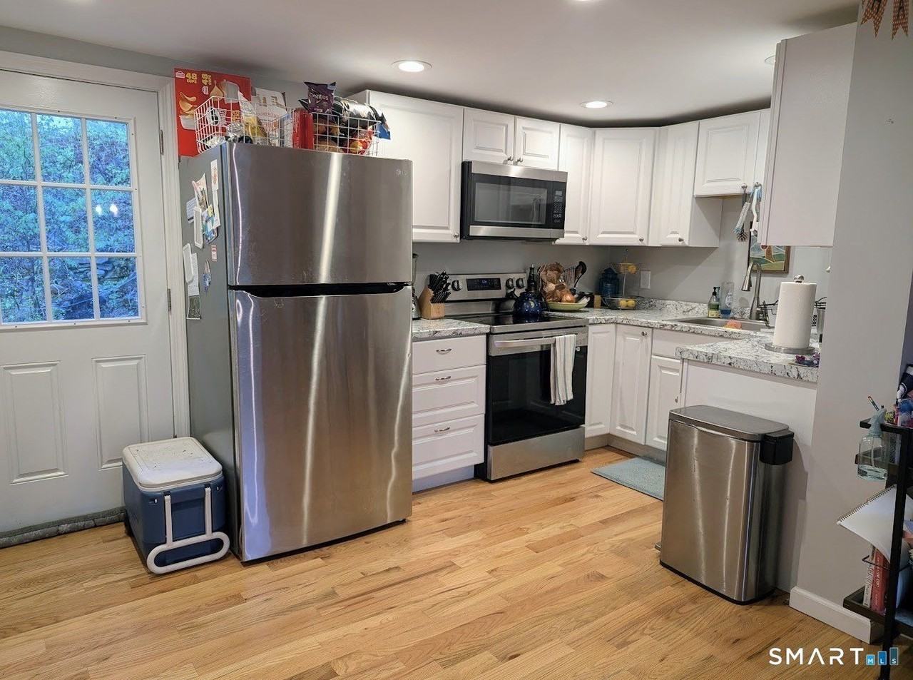 690 Northfield Rd - Photo 3 of 22