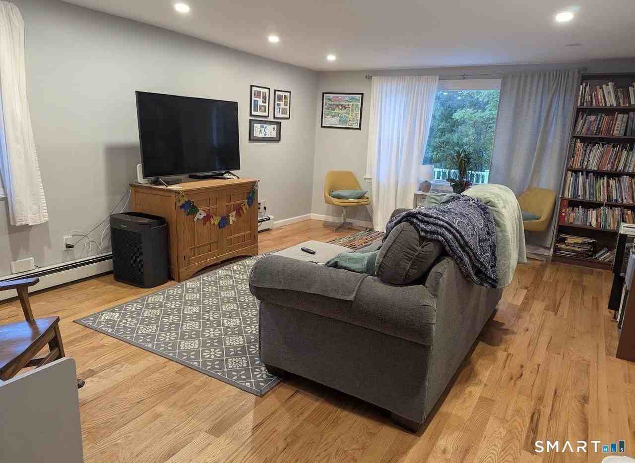 690 Northfield Rd - Photo 7 of 22
