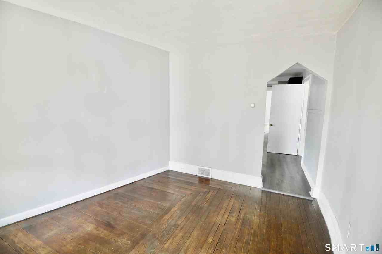 2310 Barnum Ave #1stFL - Photo 2 of 15