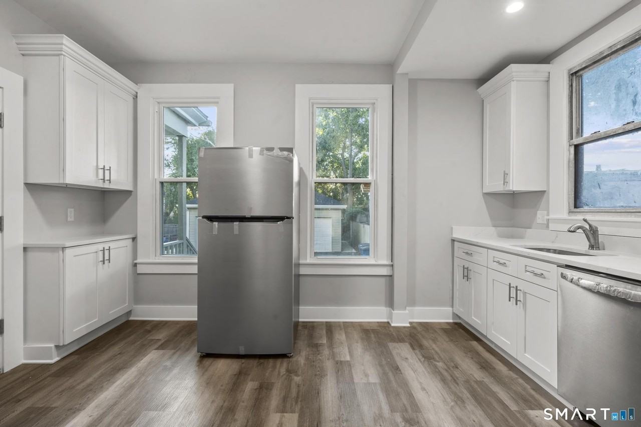 548 Ferry St #1 - Photo 4 of 20