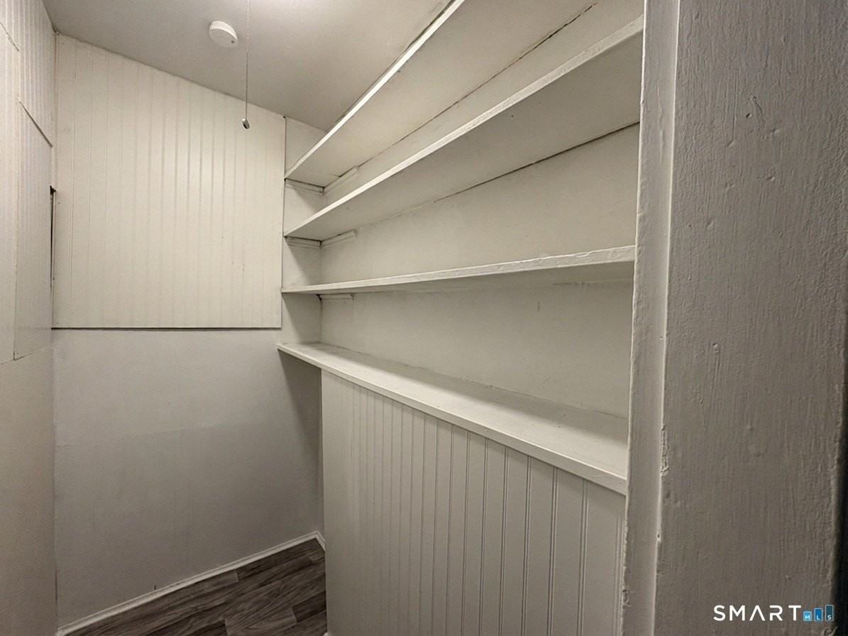 208 Fairview Ave - Photo 6 of 10