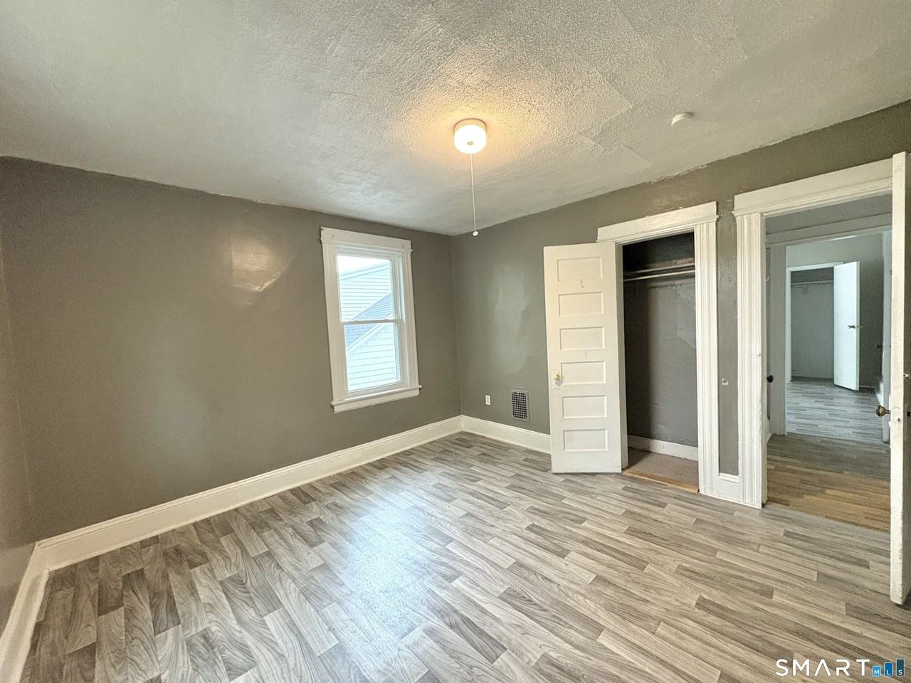 208 Fairview Ave - Photo 7 of 10