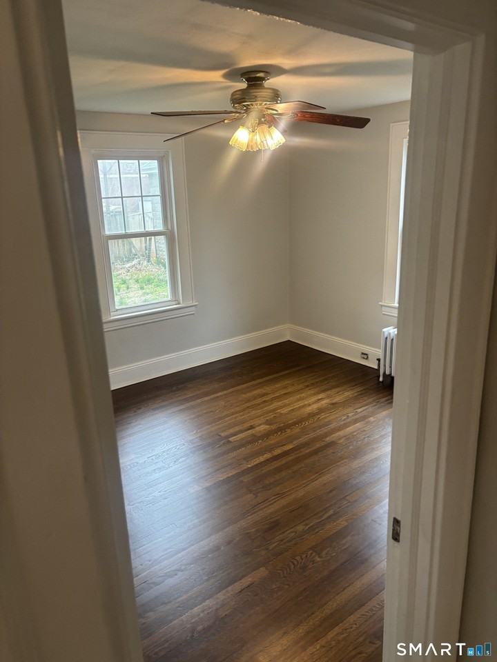 1095 Hillside Ave #1 - Photo 3 of 8