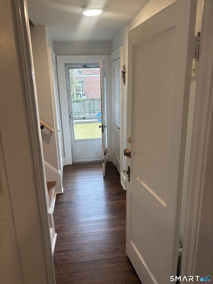 1095 Hillside Ave #1 - Photo 7 of 8